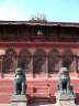 Дурбар сквер  Катманду. Храм Шивы и Парвати, крыльцо